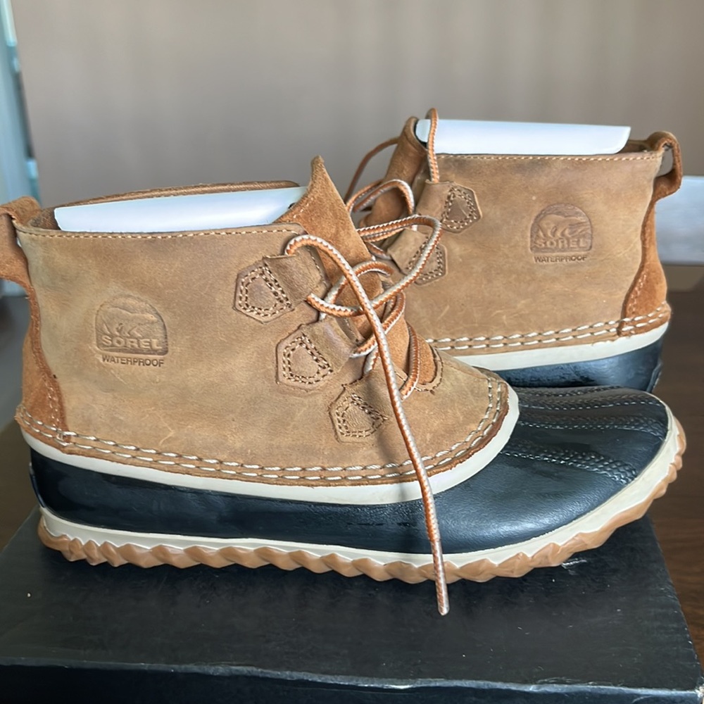 Sorel Youth Out N About Lace Boot
